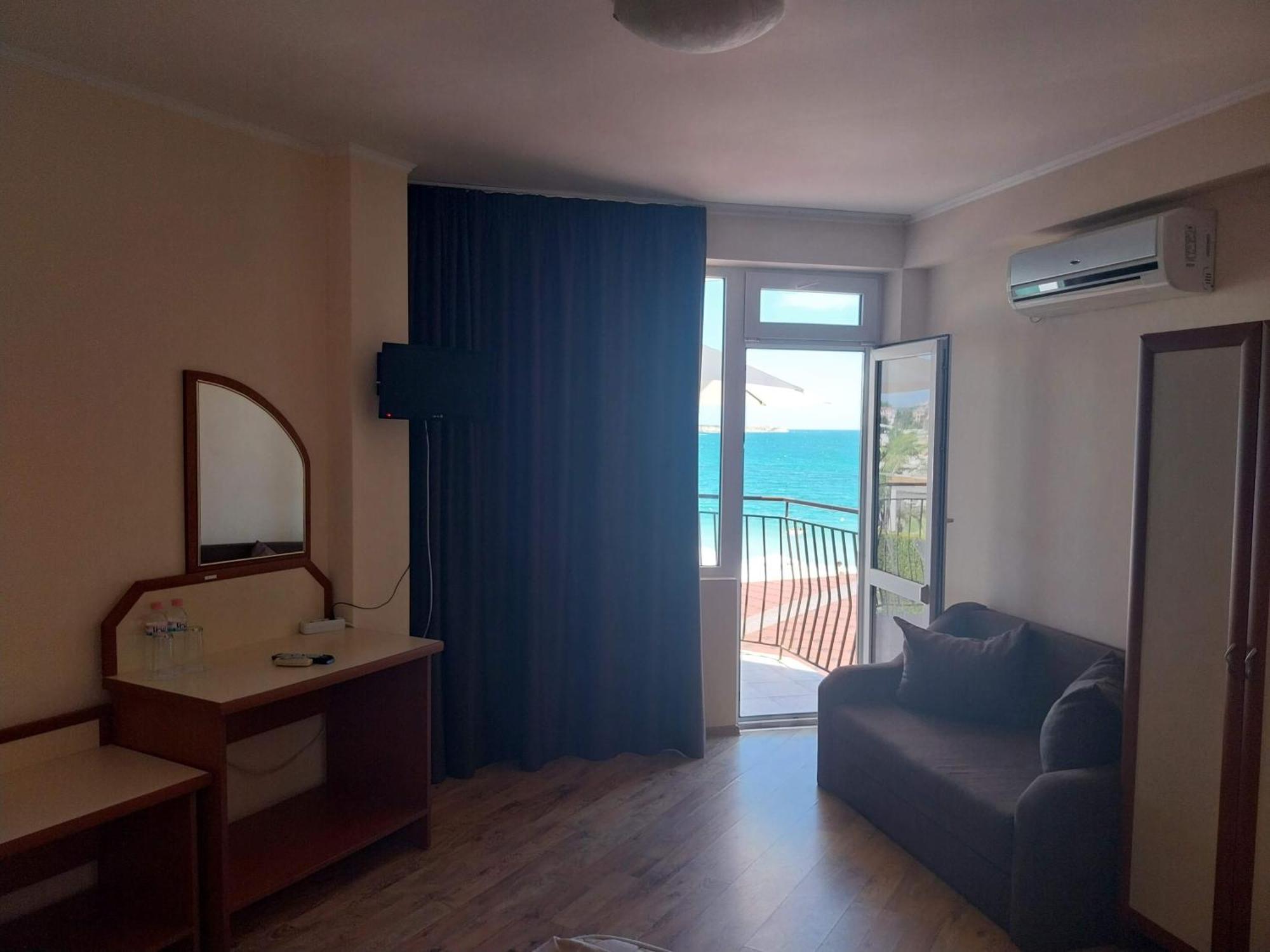 Aura Family Hotel Ράβντα Εξωτερικό φωτογραφία